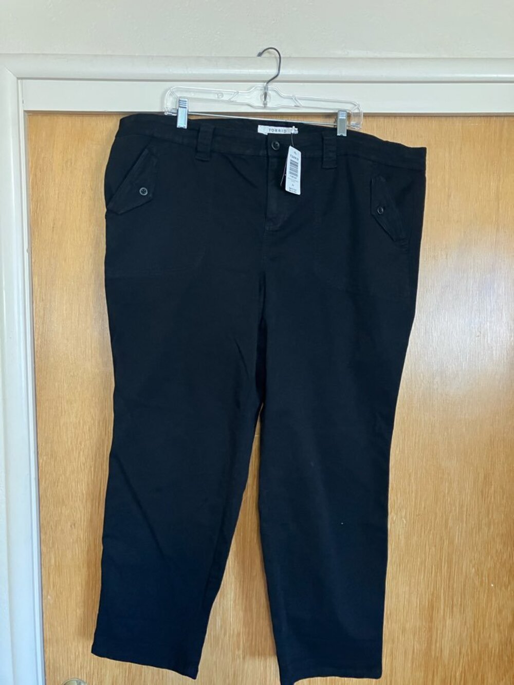 Black Torrid capri